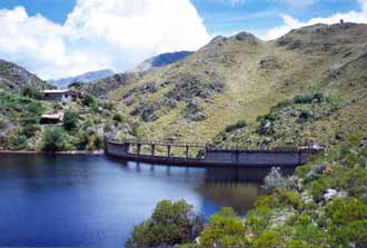 Albergue Puerta Azul Capilla del Monte Exterior foto